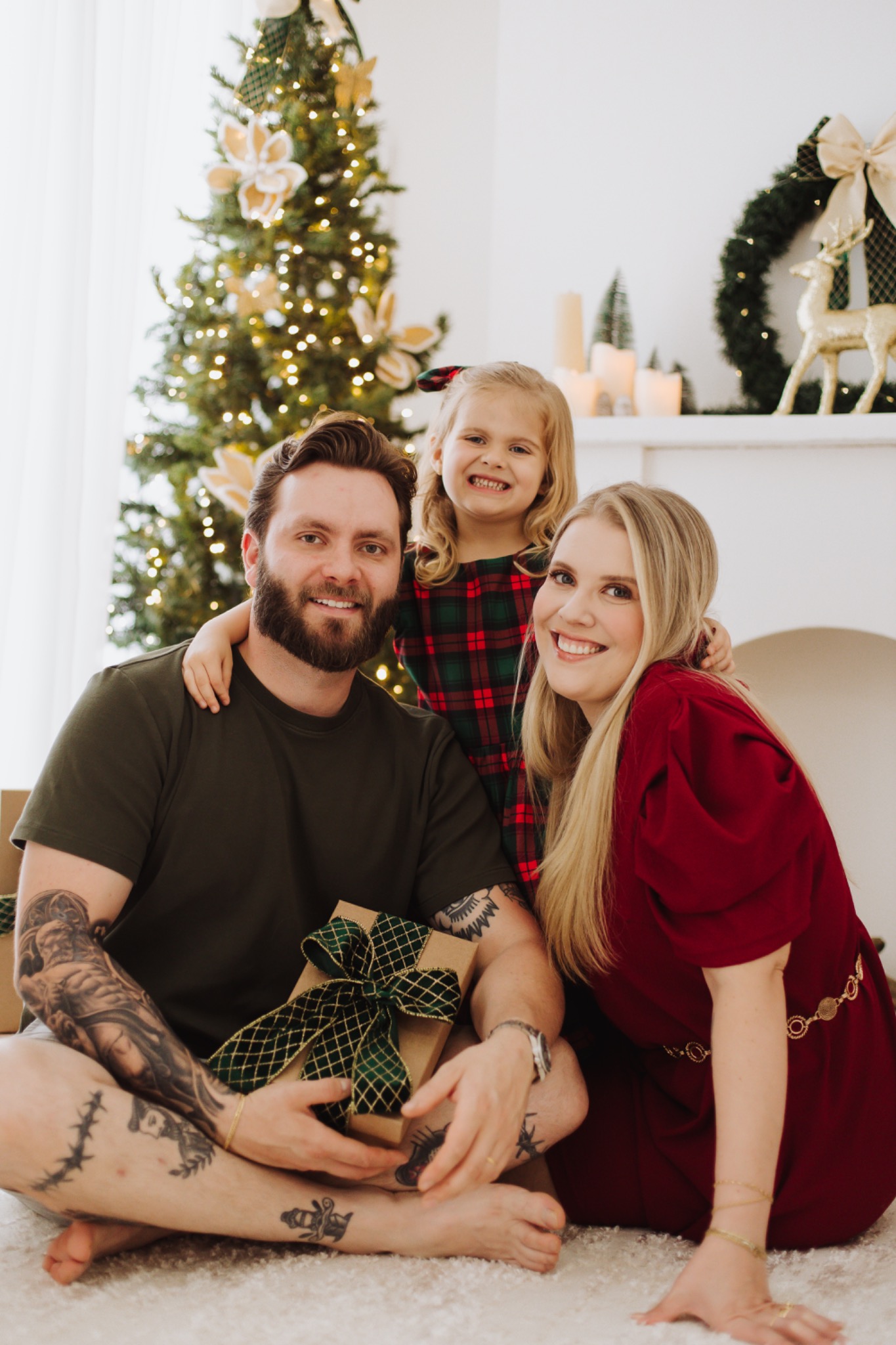 Família reunida no cenário de Natal de 2025